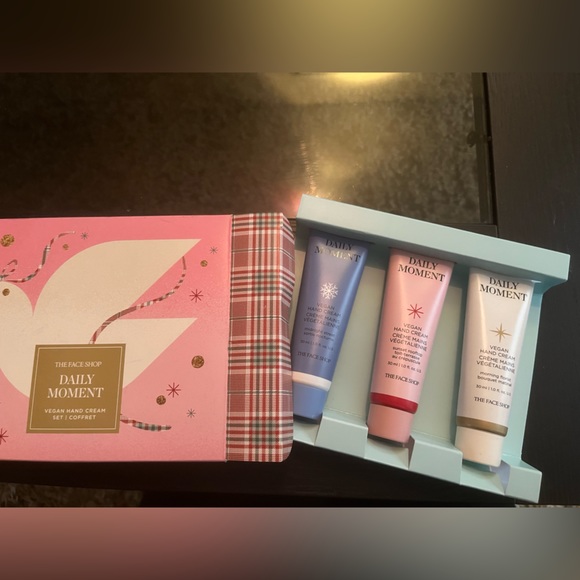 BNIB - Avon The Face Shop Hand Cream Set - Picture 3 of 4